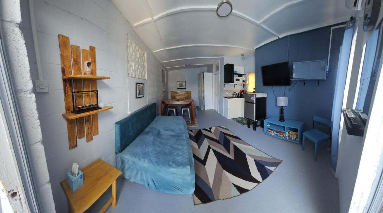 Apartamento Gloria'S Mini Hideaway Christ Church Exterior foto